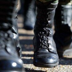 Армия США хочет вырабатывать электричество внутри солдатских ботинок