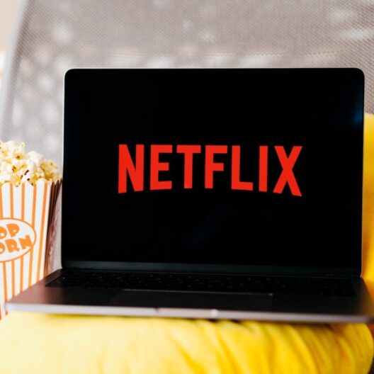 После ухода миллиона подписчиков Netflix создаст новый сервис